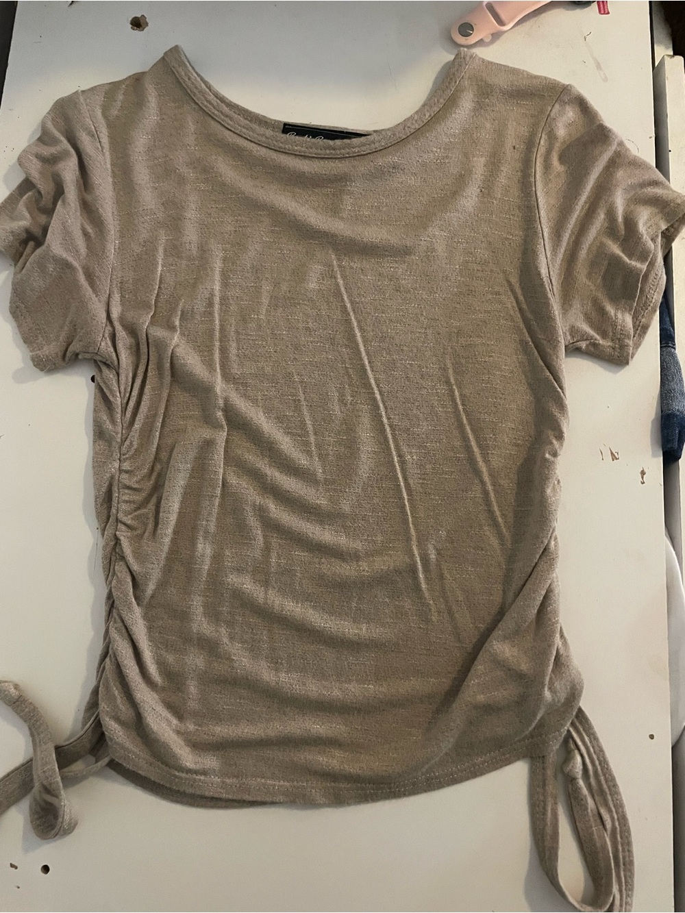 Women’s Short-Sleeve Ruched Side Top in Taupe